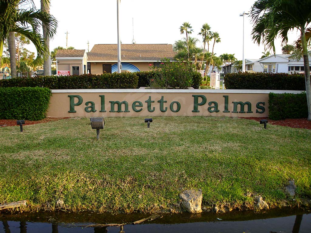 Palmetto Palms Signage